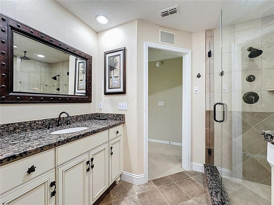 Active With Contract: $245,000 (3 beds, 2 baths, 1324 Square Feet)