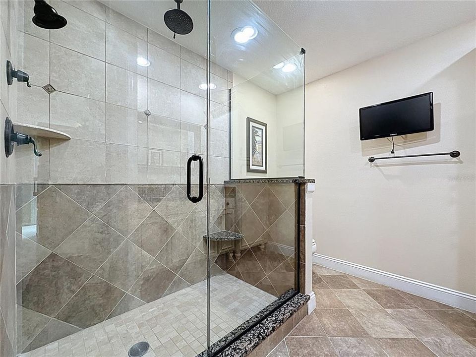 Active With Contract: $245,000 (3 beds, 2 baths, 1324 Square Feet)