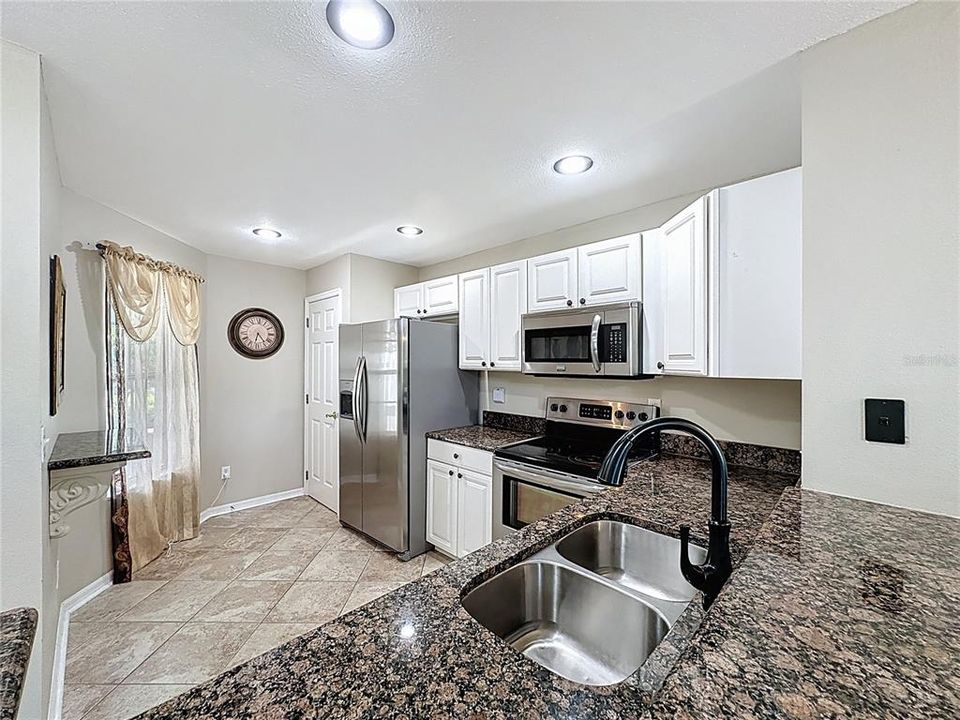 Active With Contract: $245,000 (3 beds, 2 baths, 1324 Square Feet)