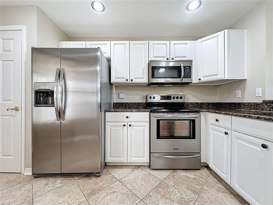 Active With Contract: $245,000 (3 beds, 2 baths, 1324 Square Feet)