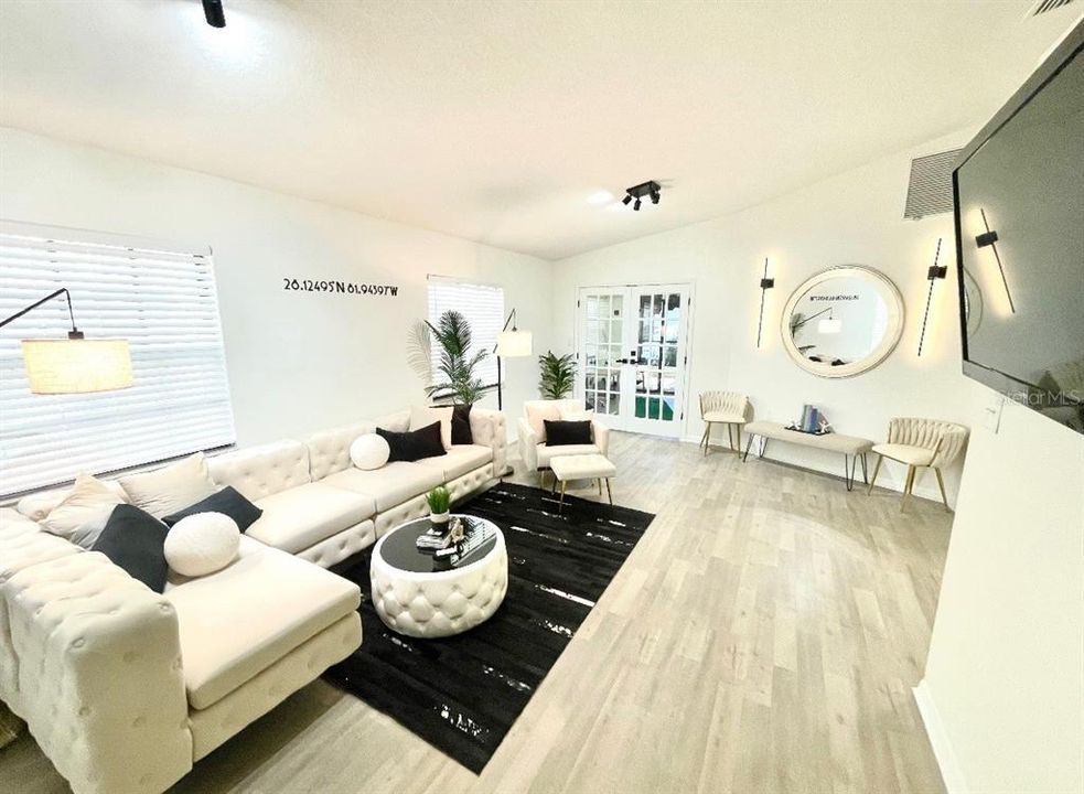 На продажу: $299,000 (2 спален, 2 ванн, 1321 Квадратных фут)