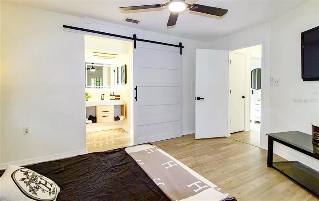 На продажу: $299,000 (2 спален, 2 ванн, 1321 Квадратных фут)