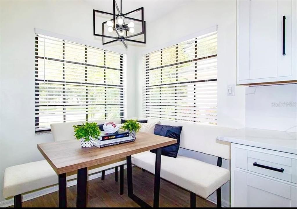 На продажу: $299,000 (2 спален, 2 ванн, 1321 Квадратных фут)