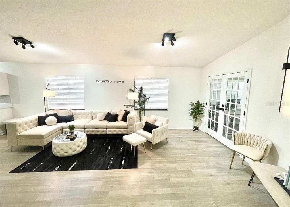 На продажу: $299,000 (2 спален, 2 ванн, 1321 Квадратных фут)