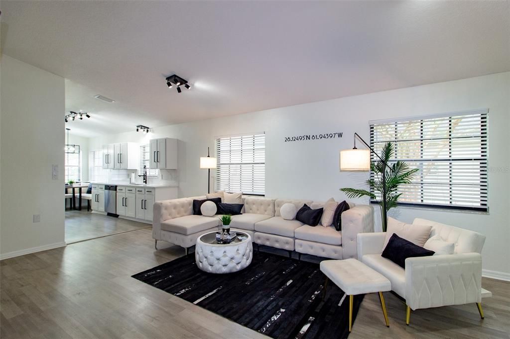 На продажу: $299,000 (2 спален, 2 ванн, 1321 Квадратных фут)