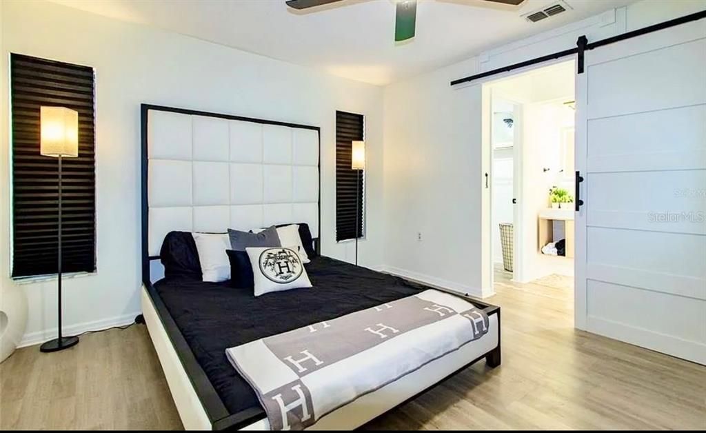 На продажу: $299,000 (2 спален, 2 ванн, 1321 Квадратных фут)