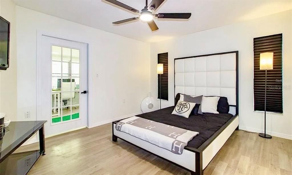 На продажу: $299,000 (2 спален, 2 ванн, 1321 Квадратных фут)