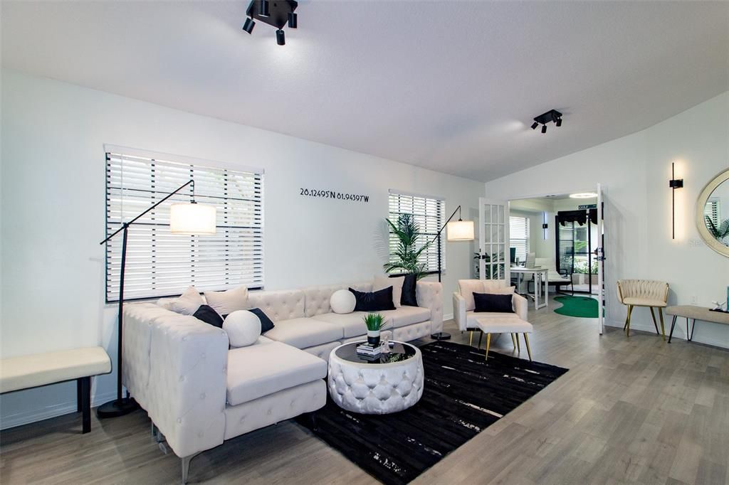 На продажу: $299,000 (2 спален, 2 ванн, 1321 Квадратных фут)