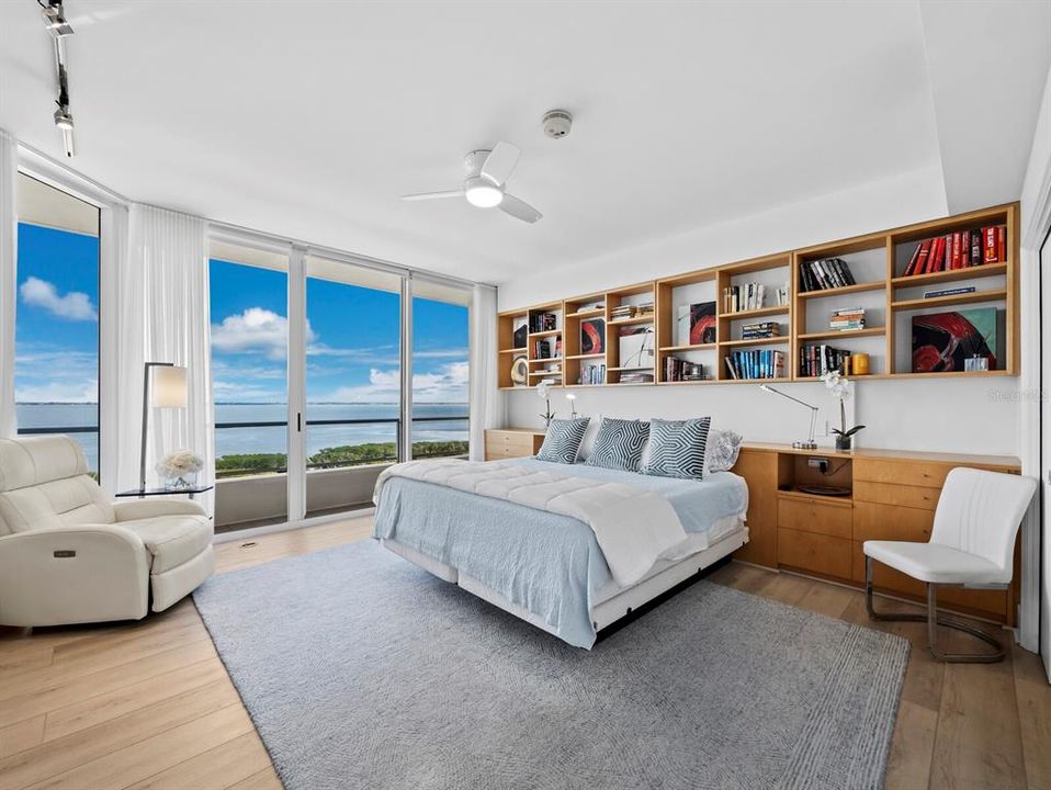 En Venta: $1,695,000 (3 camas, 3 baños, 2550 Pies cuadrados)