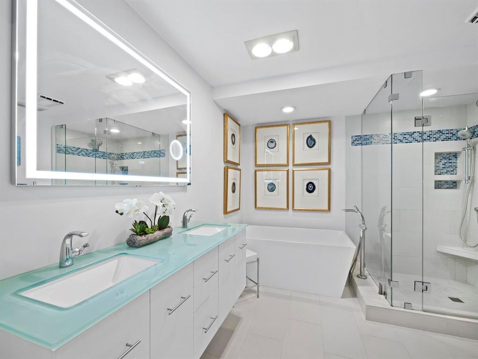 En Venta: $1,695,000 (3 camas, 3 baños, 2550 Pies cuadrados)