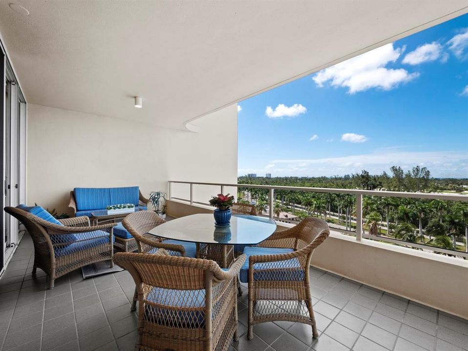 En Venta: $1,695,000 (3 camas, 3 baños, 2550 Pies cuadrados)