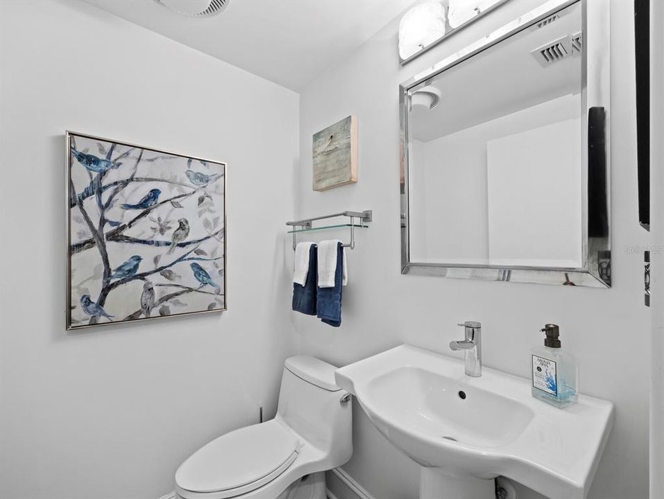 En Venta: $1,695,000 (3 camas, 3 baños, 2550 Pies cuadrados)