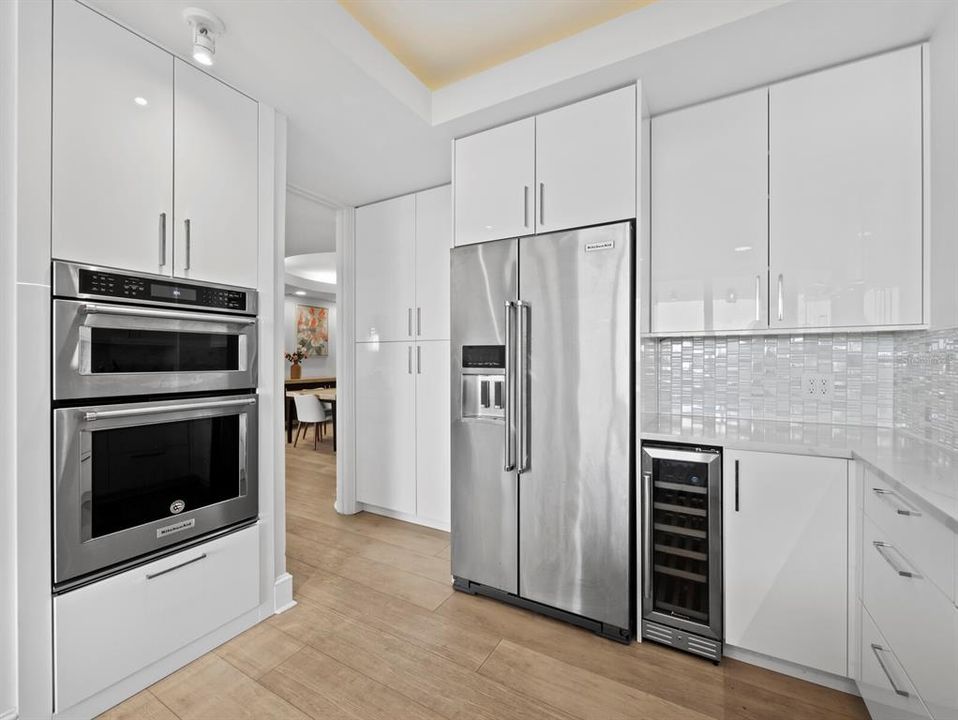 En Venta: $1,695,000 (3 camas, 3 baños, 2550 Pies cuadrados)