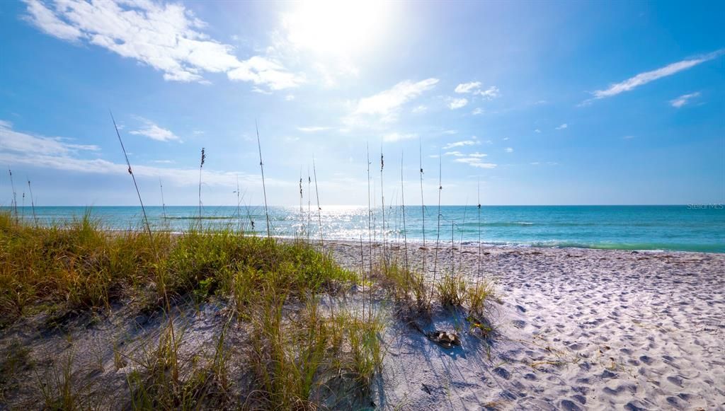 En Venta: $1,695,000 (3 camas, 3 baños, 2550 Pies cuadrados)