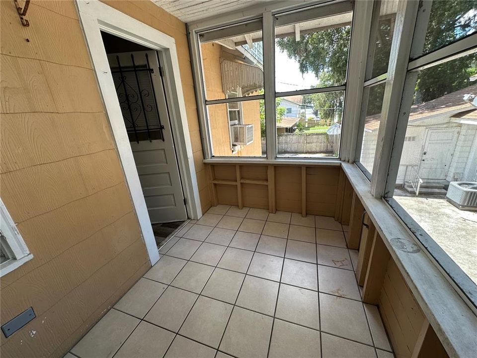 出租: $995 (1 贝兹, 1 浴室, 620 平方英尺)