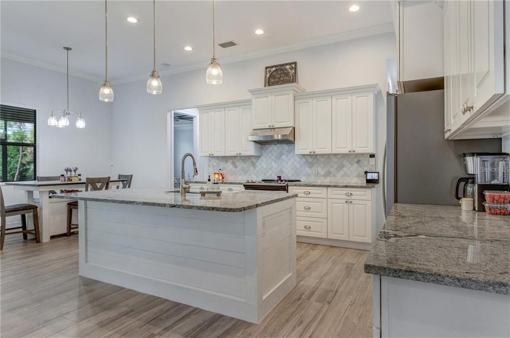 For Sale: $540,000 (3 beds, 2 baths, 1851 Square Feet)