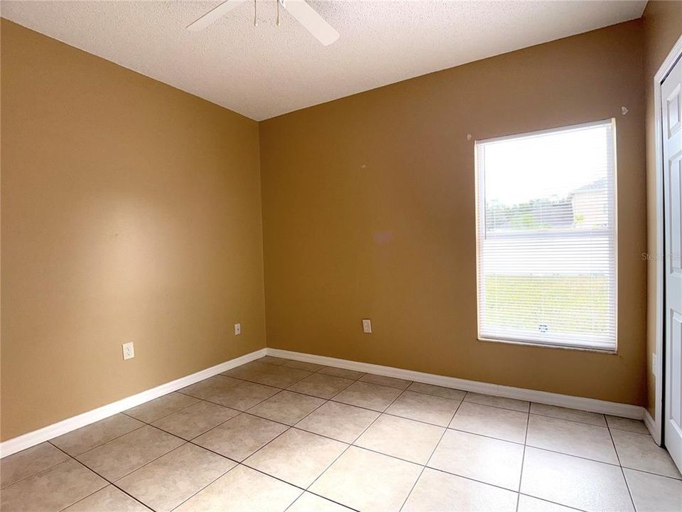 Activo con contrato: $1,299 (3 camas, 2 baños, 1152 Pies cuadrados)