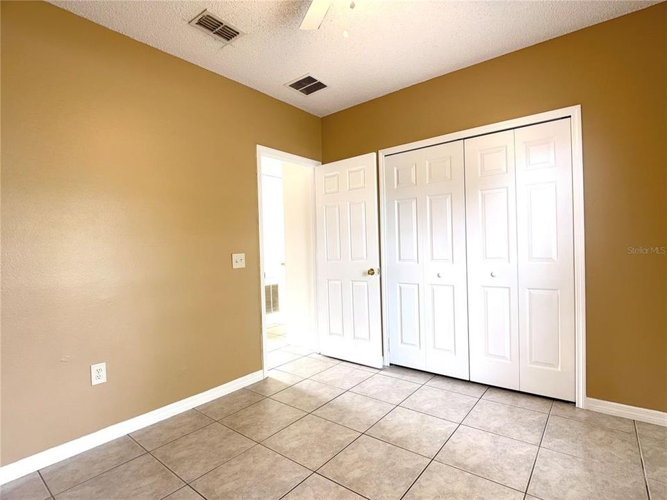 Activo con contrato: $1,299 (3 camas, 2 baños, 1152 Pies cuadrados)