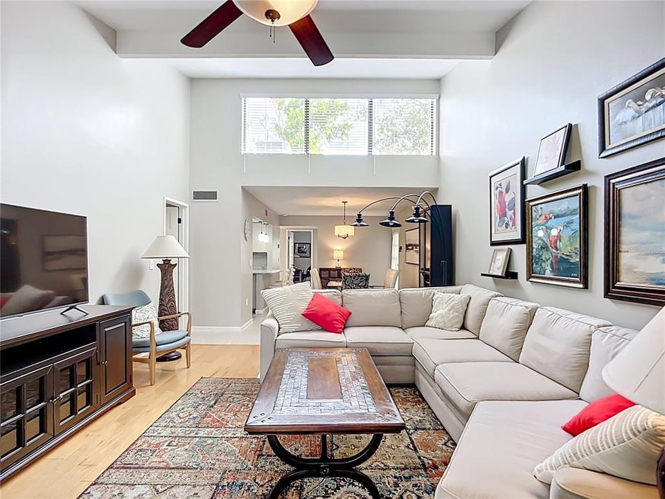 For Sale: $399,800 (2 beds, 2 baths, 1320 Square Feet)