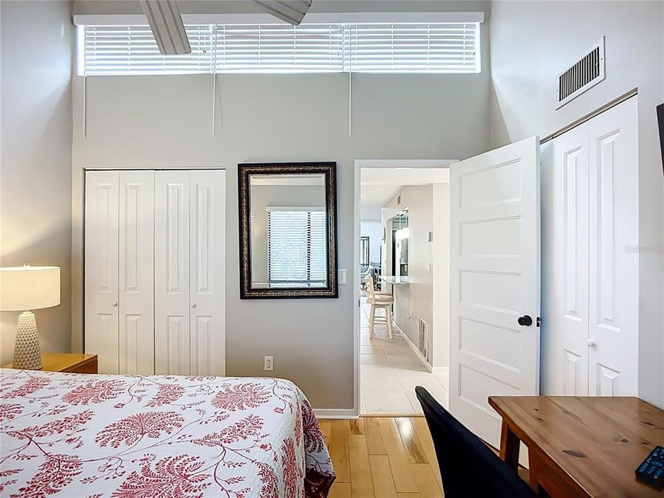 For Sale: $399,800 (2 beds, 2 baths, 1320 Square Feet)