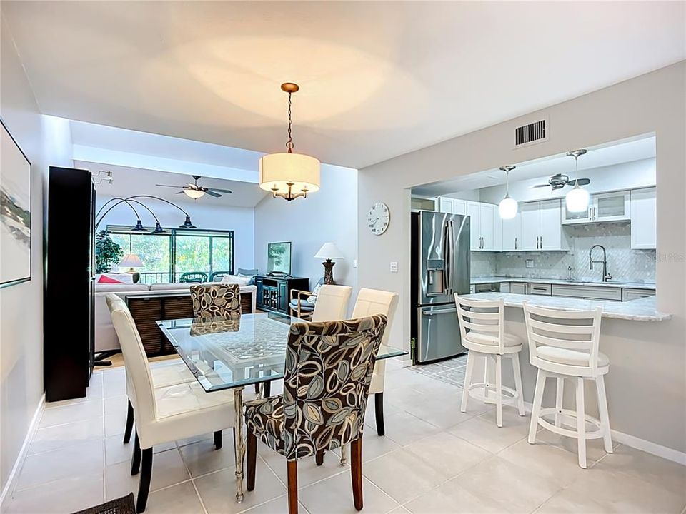 For Sale: $399,800 (2 beds, 2 baths, 1320 Square Feet)