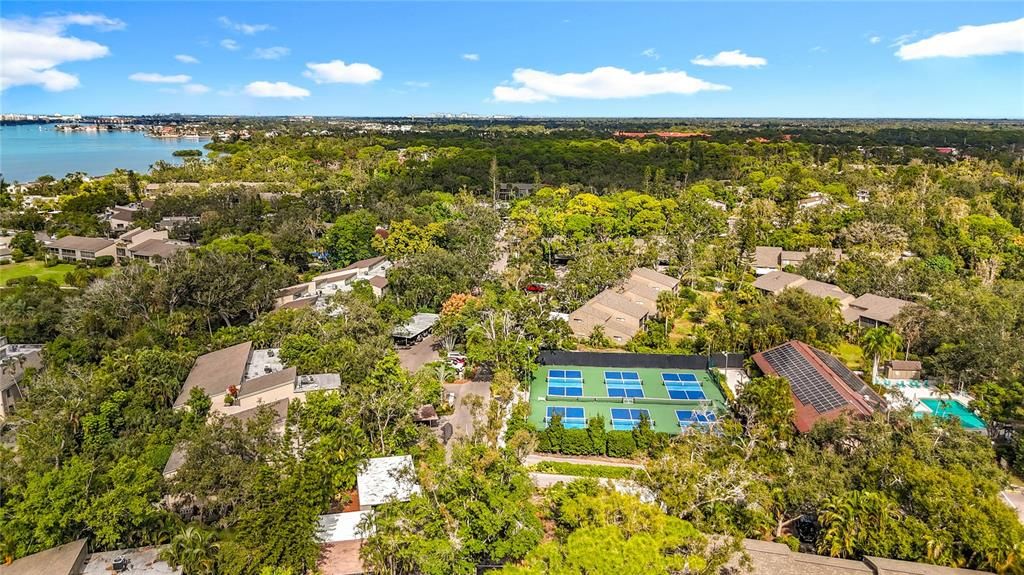 For Sale: $399,800 (2 beds, 2 baths, 1320 Square Feet)