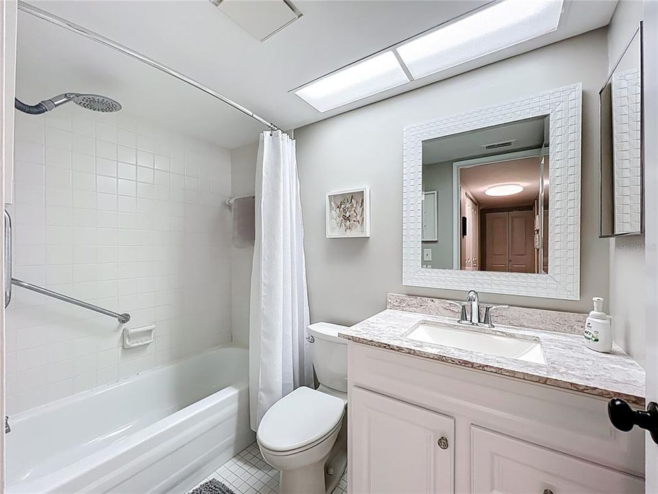 For Sale: $399,800 (2 beds, 2 baths, 1320 Square Feet)