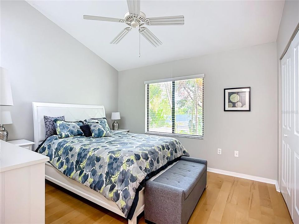 For Sale: $399,800 (2 beds, 2 baths, 1320 Square Feet)