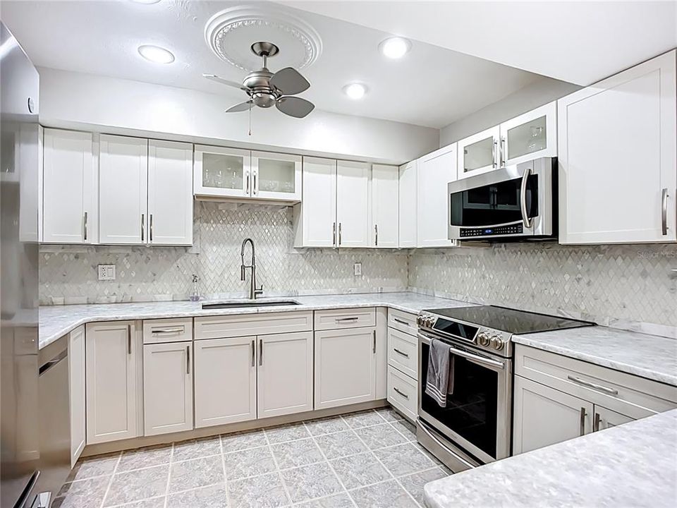 For Sale: $399,800 (2 beds, 2 baths, 1320 Square Feet)