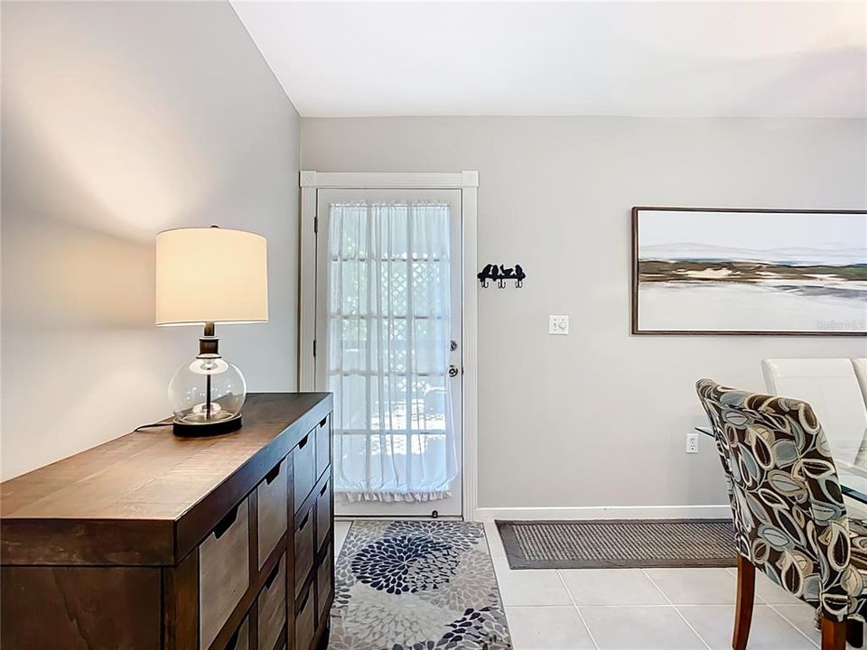 For Sale: $399,800 (2 beds, 2 baths, 1320 Square Feet)