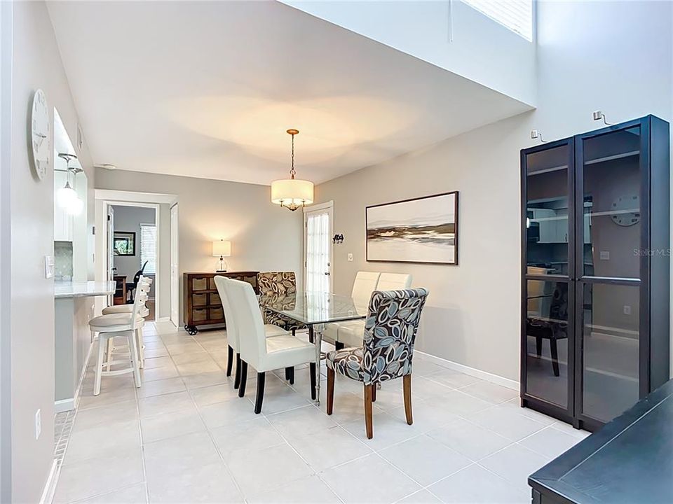 For Sale: $399,800 (2 beds, 2 baths, 1320 Square Feet)