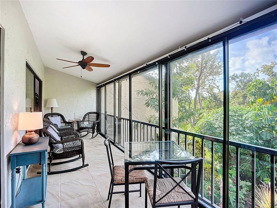 For Sale: $399,800 (2 beds, 2 baths, 1320 Square Feet)