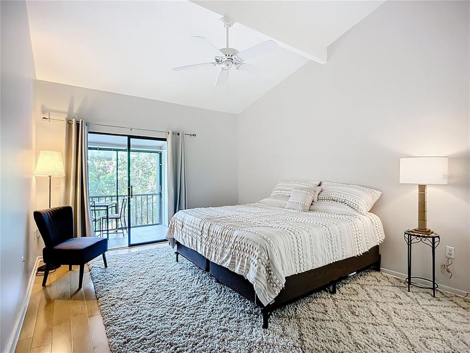 For Sale: $399,800 (2 beds, 2 baths, 1320 Square Feet)