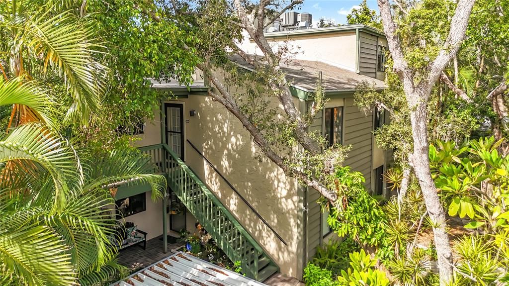 For Sale: $399,800 (2 beds, 2 baths, 1320 Square Feet)