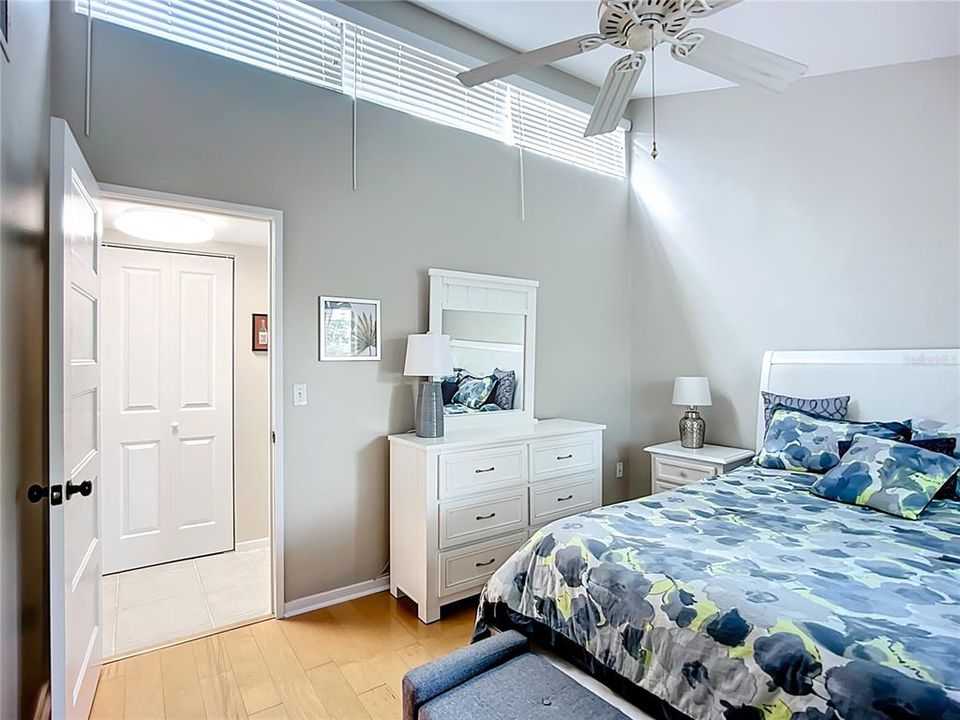 For Sale: $399,800 (2 beds, 2 baths, 1320 Square Feet)