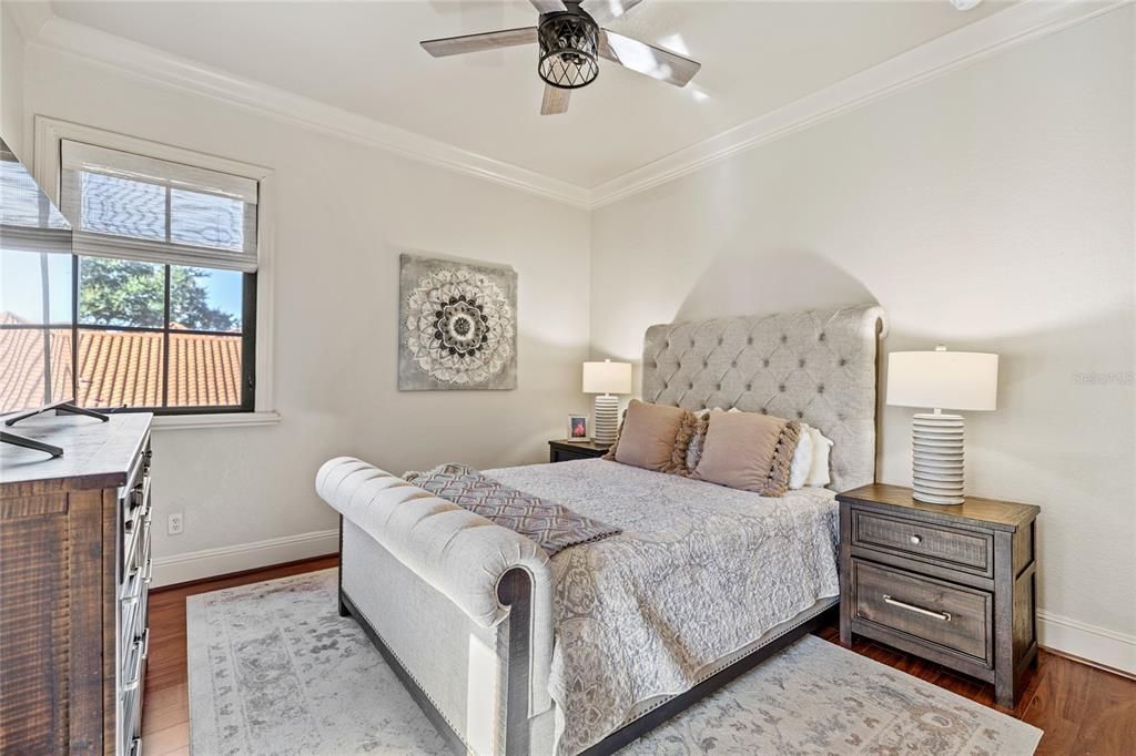 Под контрактом: $2,495,000 (5 спален, 4 ванн, 5916 Квадратных фут)