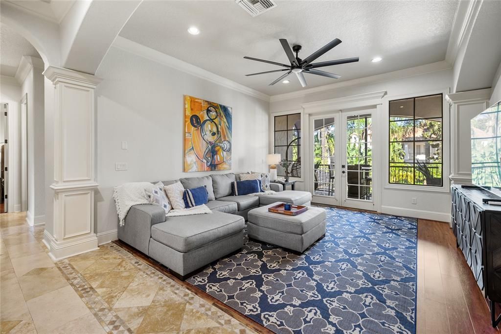 Под контрактом: $2,495,000 (5 спален, 4 ванн, 5916 Квадратных фут)