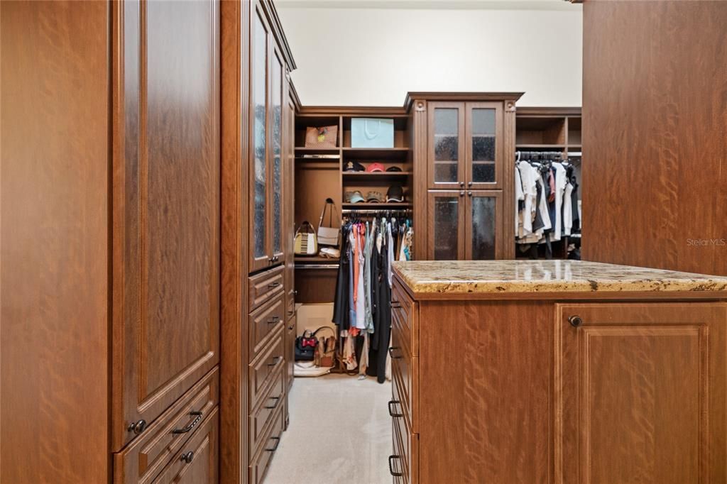 Под контрактом: $2,495,000 (5 спален, 4 ванн, 5916 Квадратных фут)