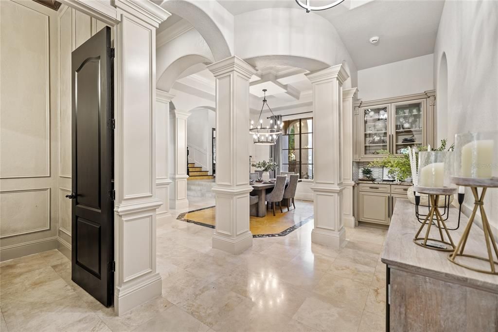 Под контрактом: $2,495,000 (5 спален, 4 ванн, 5916 Квадратных фут)