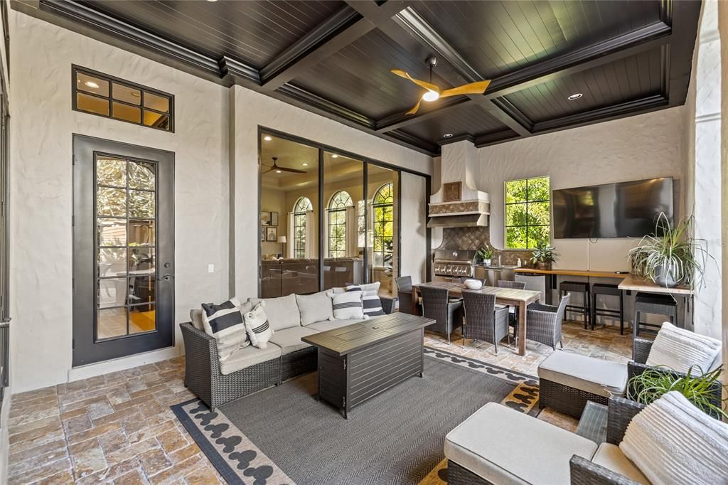 Под контрактом: $2,495,000 (5 спален, 4 ванн, 5916 Квадратных фут)