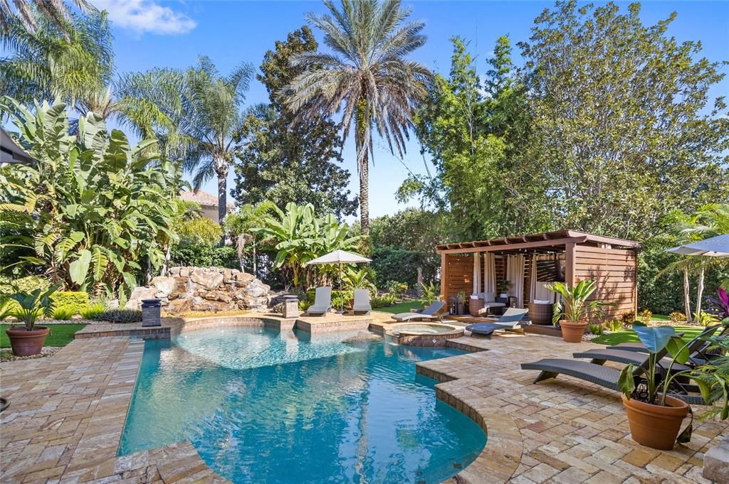 Под контрактом: $2,495,000 (5 спален, 4 ванн, 5916 Квадратных фут)