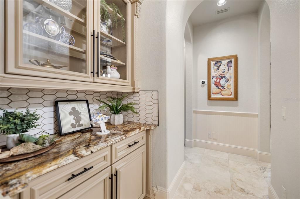 Под контрактом: $2,495,000 (5 спален, 4 ванн, 5916 Квадратных фут)