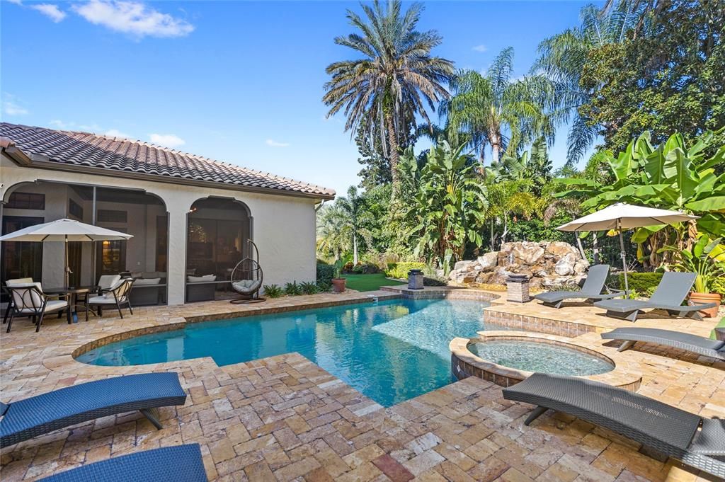 Под контрактом: $2,495,000 (5 спален, 4 ванн, 5916 Квадратных фут)