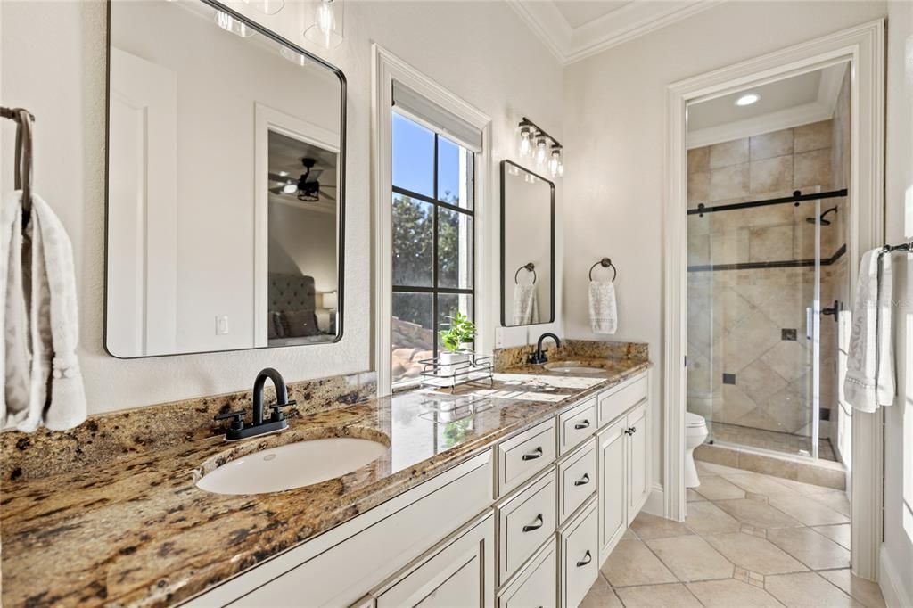 Под контрактом: $2,495,000 (5 спален, 4 ванн, 5916 Квадратных фут)