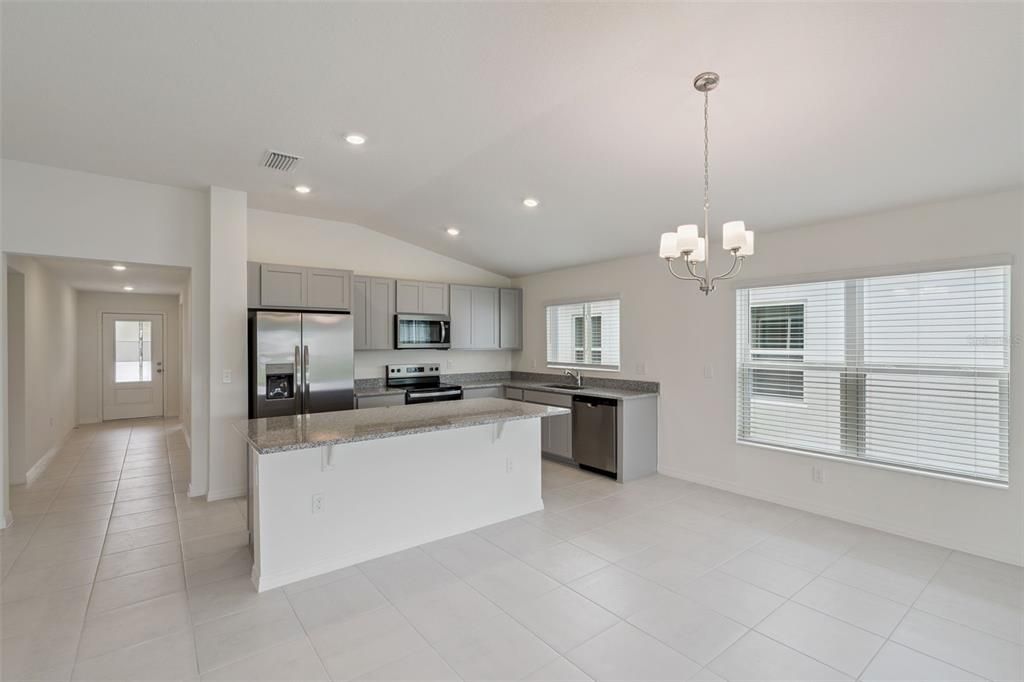 В аренду: $2,650 (4 спален, 2 ванн, 2168 Квадратных фут)