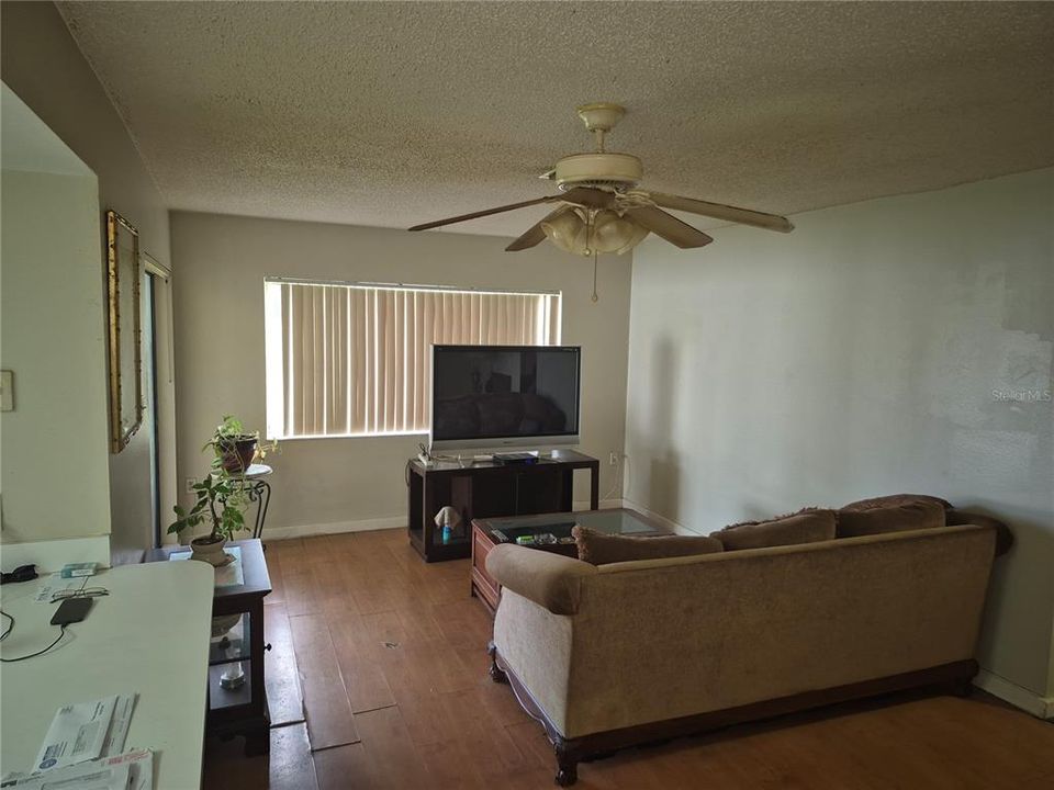 На продажу: $249,000 (3 спален, 2 ванн, 1740 Квадратных фут)