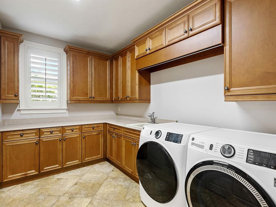 На продажу: $3,899,000 (4 спален, 4 ванн, 7317 Квадратных фут)