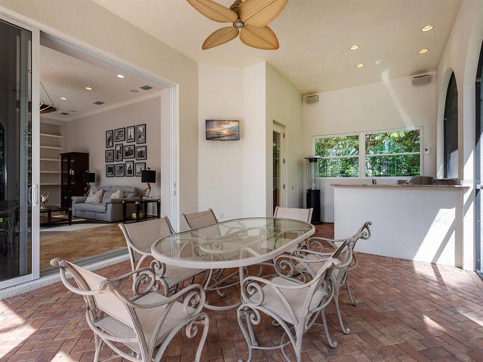 На продажу: $3,899,000 (4 спален, 4 ванн, 7317 Квадратных фут)