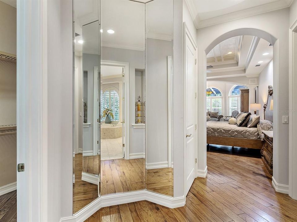 На продажу: $3,899,000 (4 спален, 4 ванн, 7317 Квадратных фут)