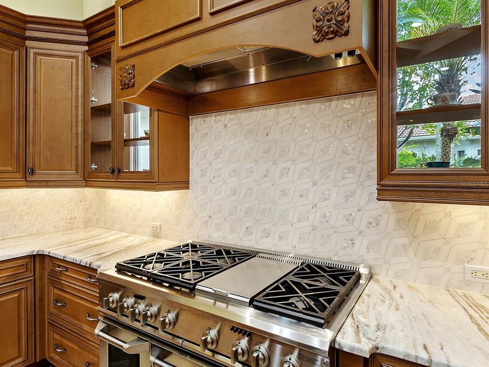 На продажу: $3,899,000 (4 спален, 4 ванн, 7317 Квадратных фут)